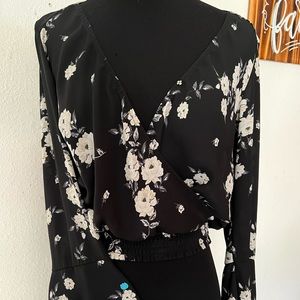 Black floral crop top